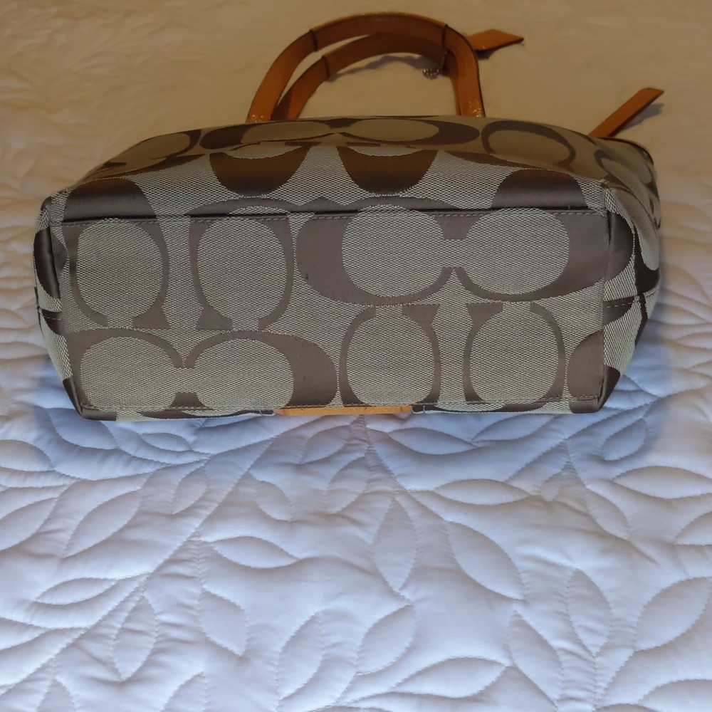 Coach handbag - Picture 10 of 10